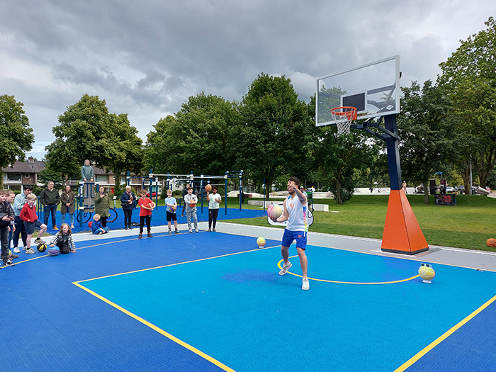 Galdino Haime clinic freestyle basketballer