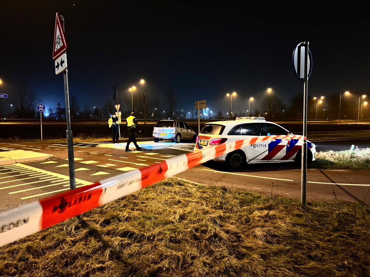 koper min smeren Politie doet onderzoek naar overleden vrouw in auto Zuidwalstraat in  Harderwijk - Harderwijksezaken.nl