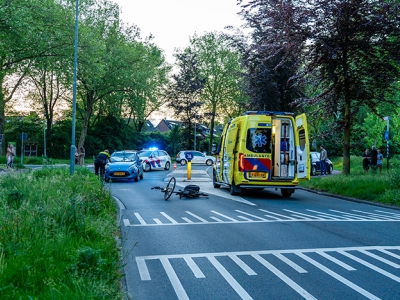 Fietser met spoed naar het ziekenhuis na ongeluk Rietmeen Harderwijk 