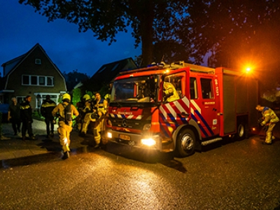 Brand op dak van schuur met zonnepanelen in Harderwijk