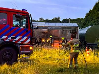 Brand in leegstaande kas Krommekamp in Harderwijk 