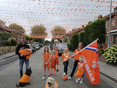 De Van Lennepstraat in Harderwijk is helemaal klaar voor het EK!