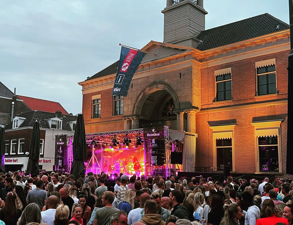 Harderwijk Live: Feestcafe de Markt