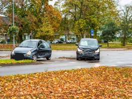 Automobilist gewond bij ongeval op kruising Hoofdweg en Van Maerlantlaan in Harderwijk