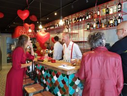 Top 2000 stemmiddag in Cafe de Liefde